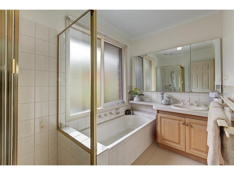 1/5 Holland Road, Blackburn South VIC 3130