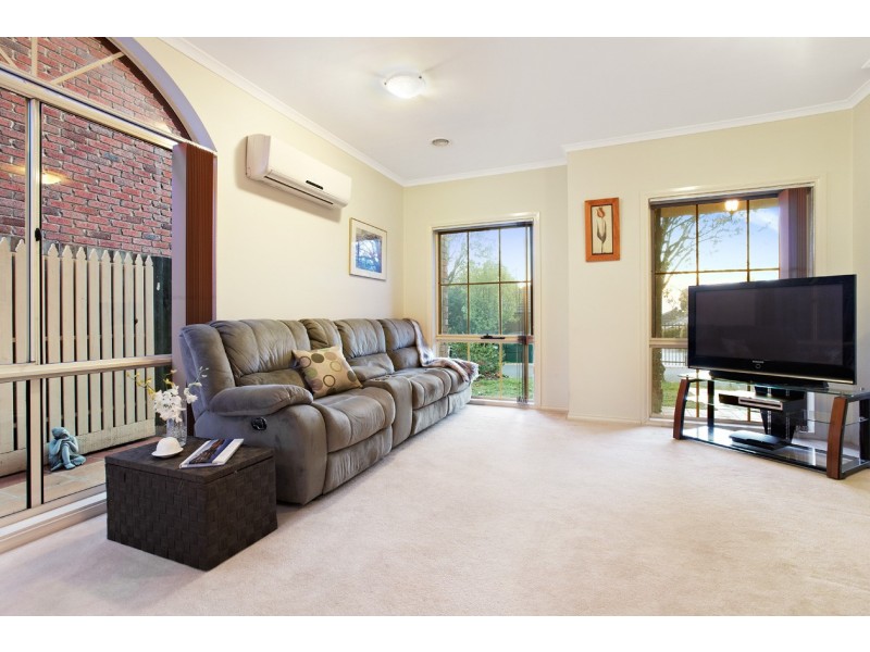 23 Illowra Walk, Blackburn South VIC 3130