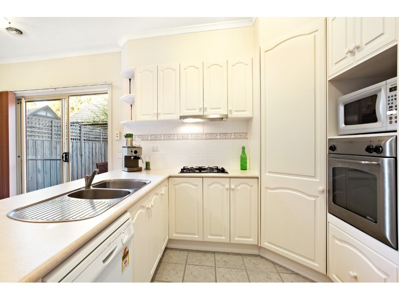 23 Illowra Walk, Blackburn South VIC 3130