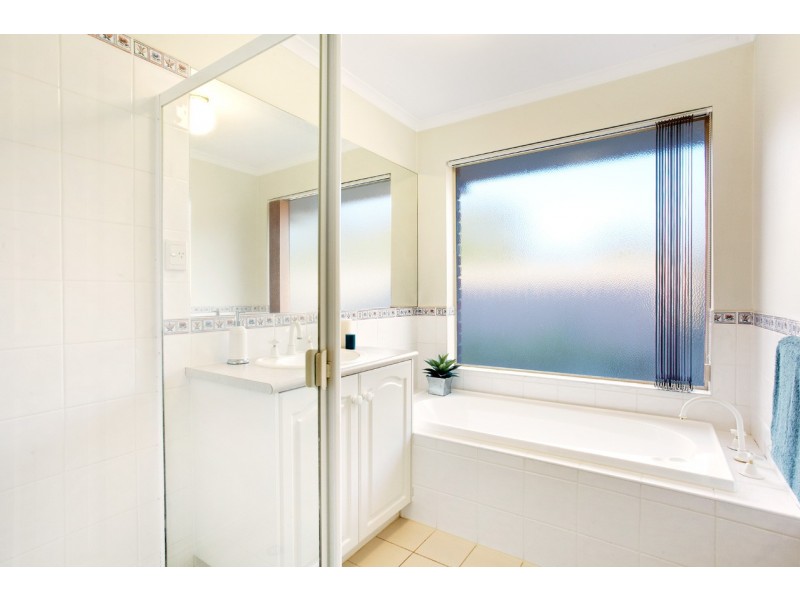 23 Illowra Walk, Blackburn South VIC 3130
