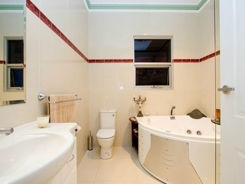 24 Robinson Avenue, Beaumont SA 5066