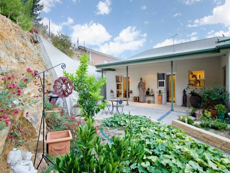 24 Robinson Avenue, Beaumont SA 5066