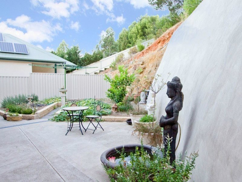 24 Robinson Avenue, Beaumont SA 5066