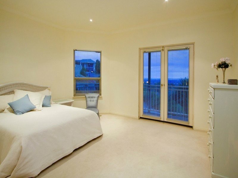 16 Travers Drive, Beaumont SA 5066