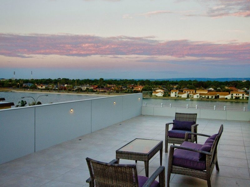 76 Seaview Road, Tennyson SA 5022