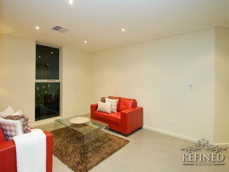 54 Shearwater Drive, Mawson Lakes SA 5095