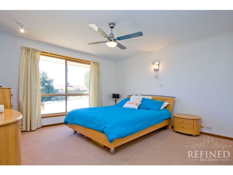 3 Barossa Crescent, Hallett Cove SA 5158