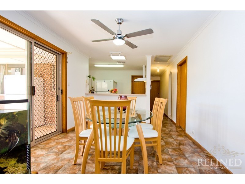 3 Barossa Crescent, Hallett Cove SA 5158
