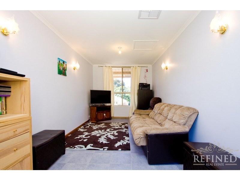 3 Barossa Crescent, Hallett Cove SA 5158