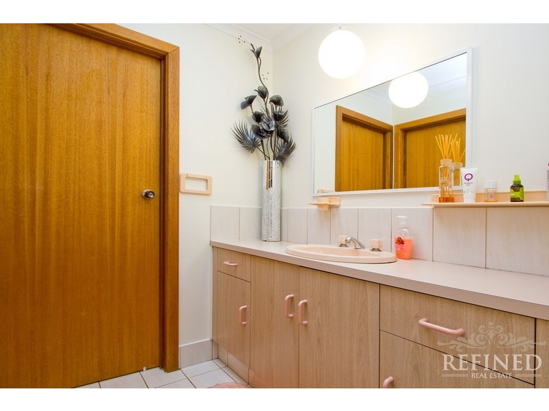 3 Barossa Crescent, Hallett Cove SA 5158