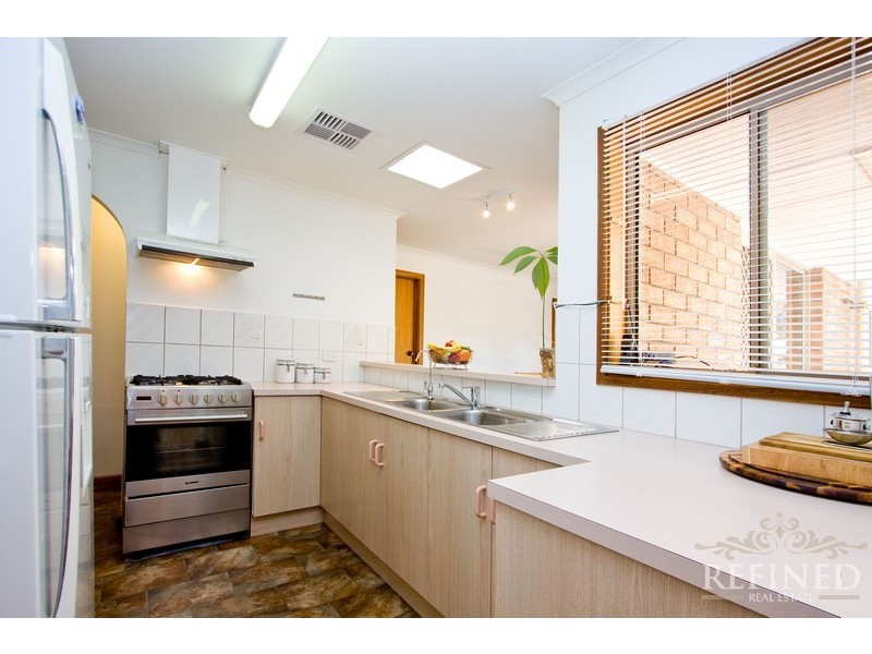 3 Barossa Crescent, Hallett Cove SA 5158