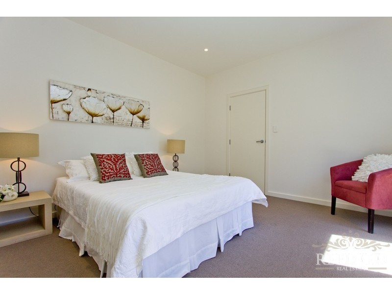 2/3C Broden Road, West Beach SA 5024