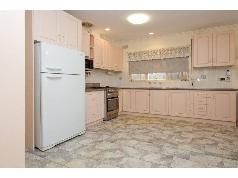 7 Mayo Crescent, Salisbury Downs SA 5108