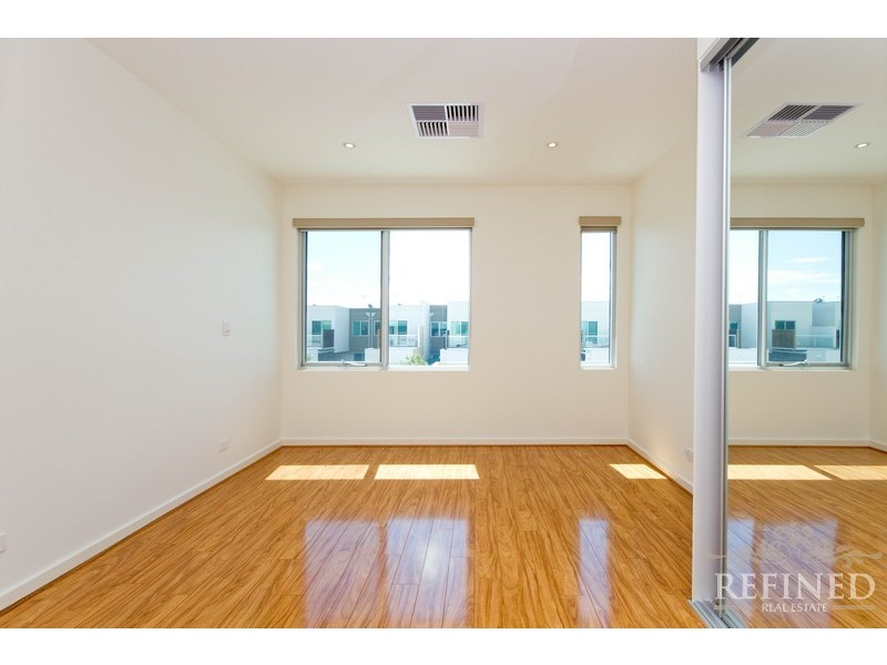 16 Pilla Avenue, New Port SA 5015
