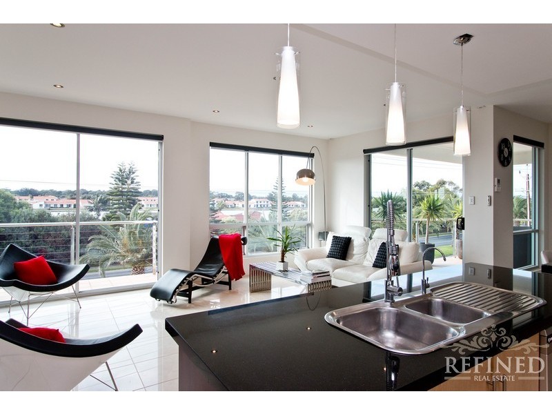 37 Military Road, Tennyson SA 5022