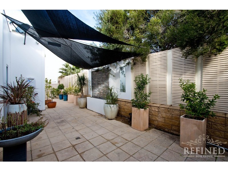 37 Military Road, Tennyson SA 5022