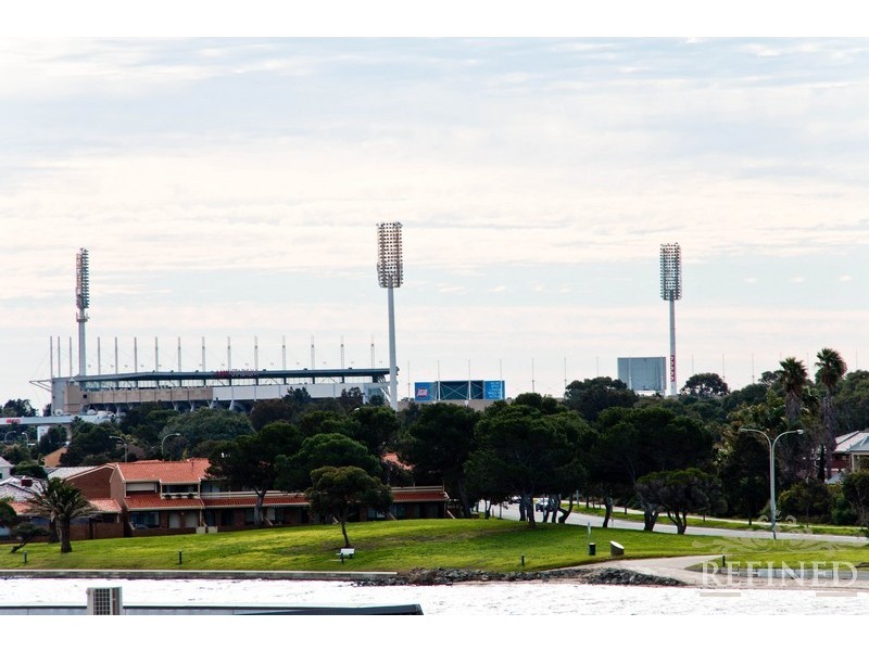 37 Military Road, Tennyson SA 5022