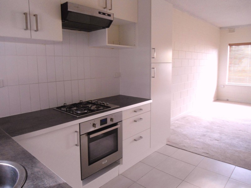 9/2 Emerson Road, Black Forest SA 5035