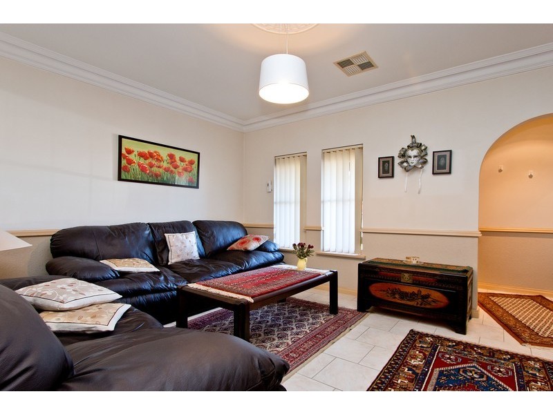 2/22 Burns Court, Morphett Vale SA 5162