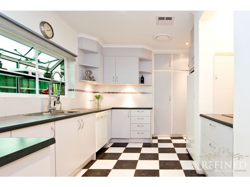 12 Kirrawee Drive, Redwood Park SA 5097