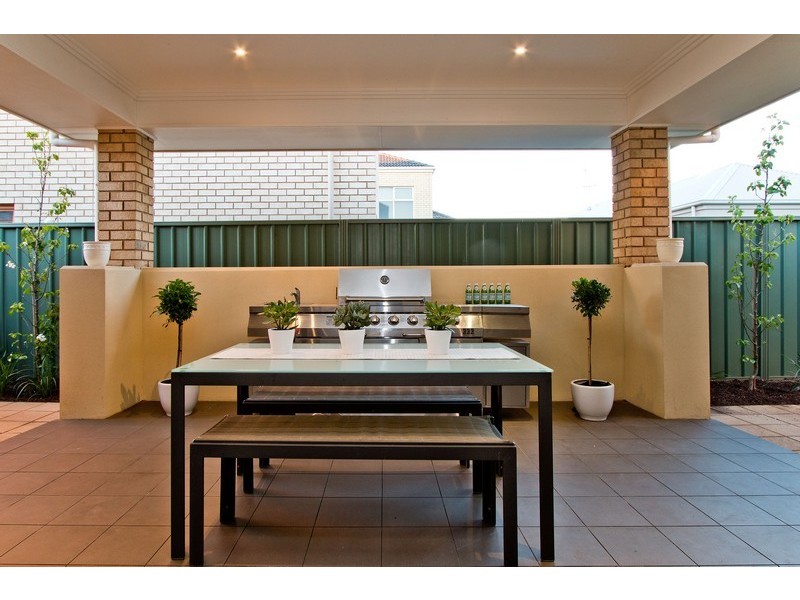 28 Caswell Circuit, Mawson Lakes SA 5095