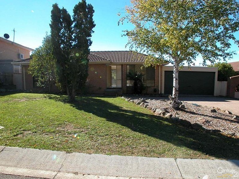11 Sowden Street, Mckellar ACT 2617