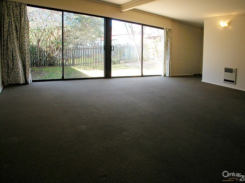 1 Cosgrove Street, Curtin ACT 2605