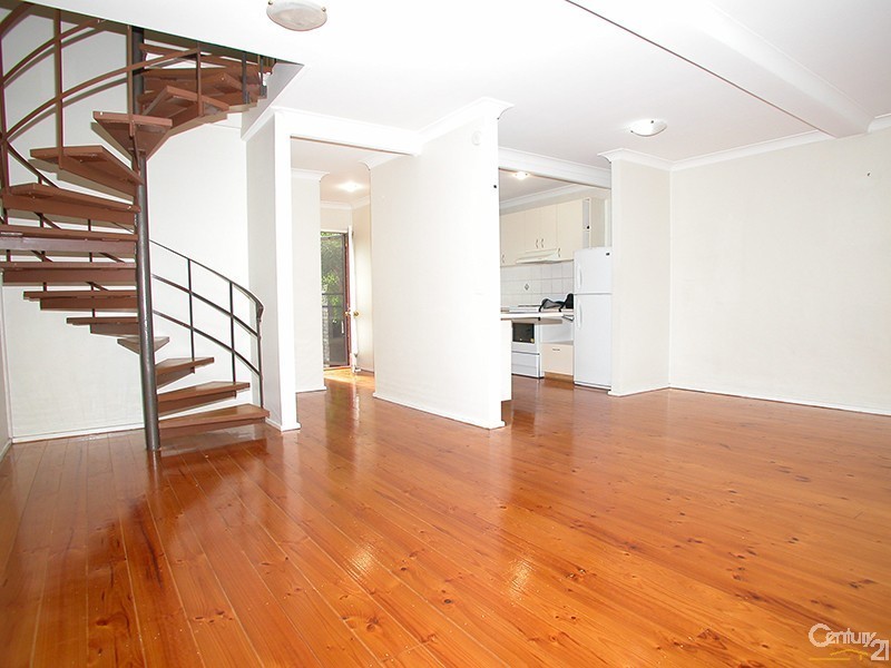 2 McMinn Close, Phillip ACT 2606