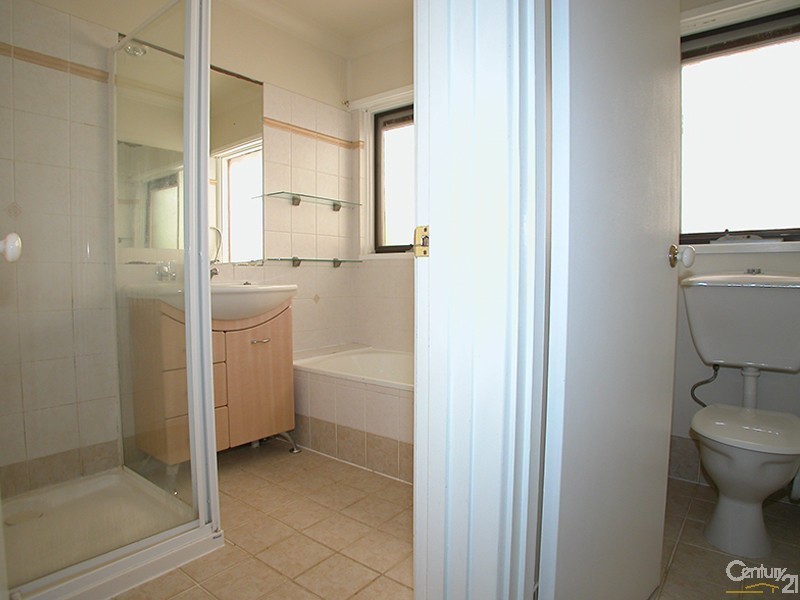 2 McMinn Close, Phillip ACT 2606