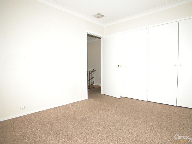 2 McMinn Close, Phillip ACT 2606