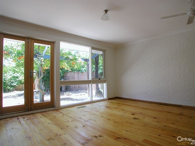 6 Oldham Court, Phillip ACT 2606