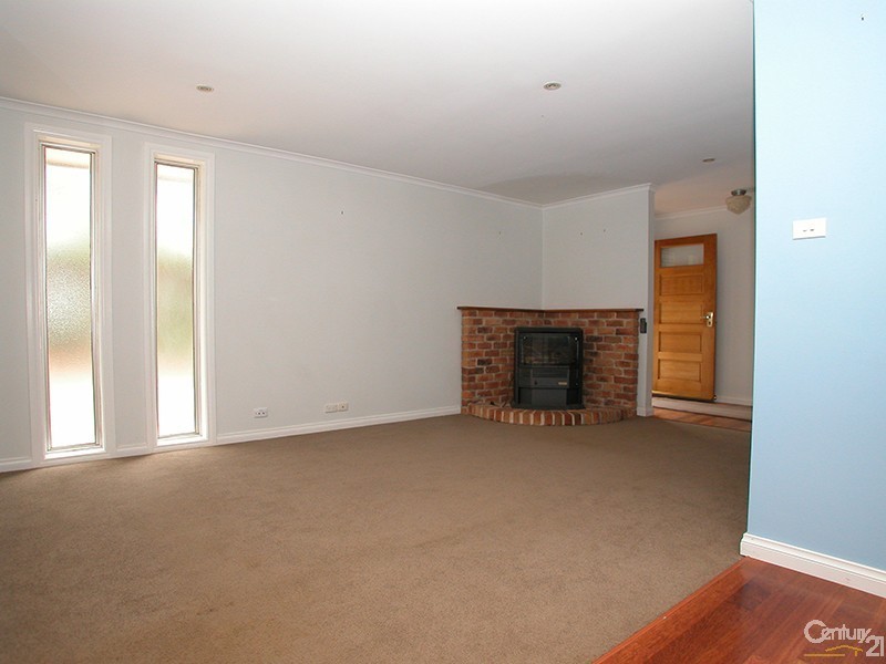 12 Tebbutt Place, Charnwood ACT 2615