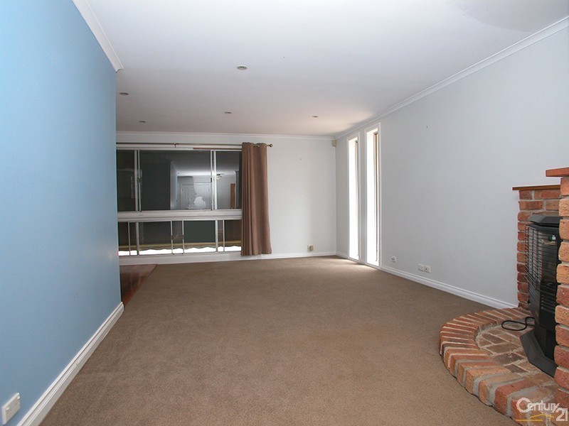 12 Tebbutt Place, Charnwood ACT 2615