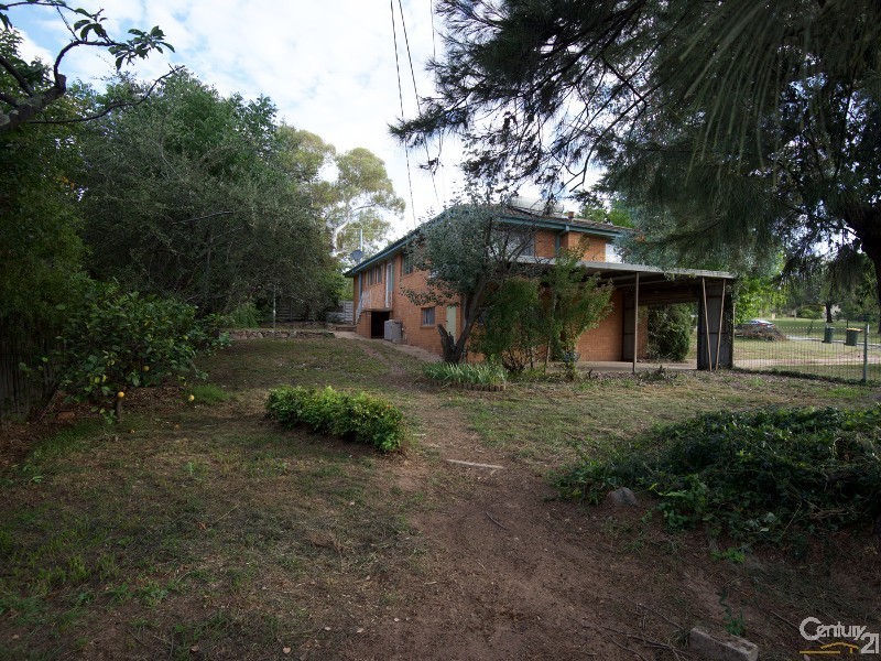 95 Eggleston Crescent, Chifley ACT 2606