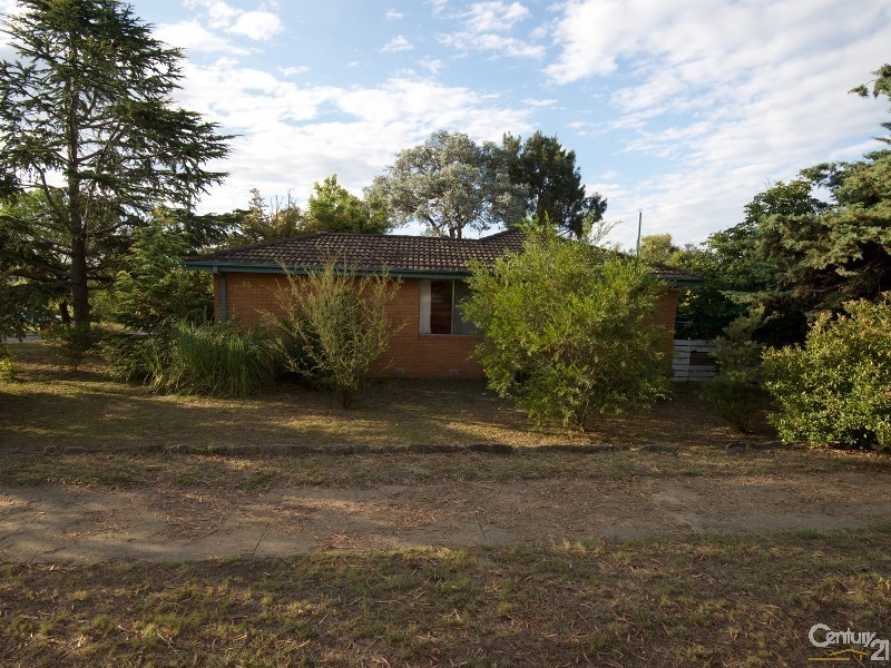 95 Eggleston Crescent, Chifley ACT 2606