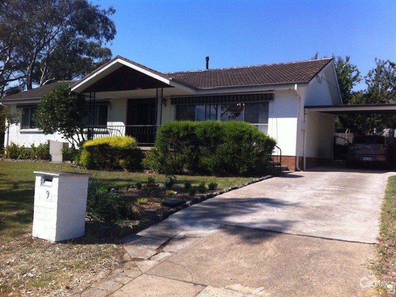 9 Dennis Street, Garran ACT 2605