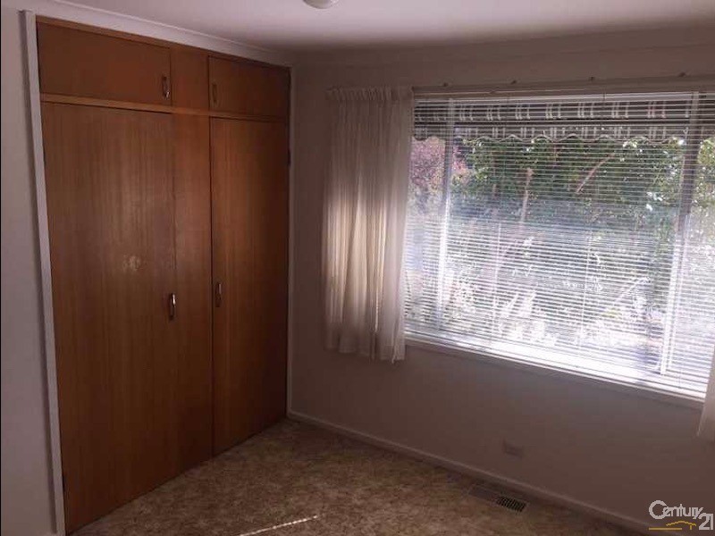 9 Dennis Street, Garran ACT 2605