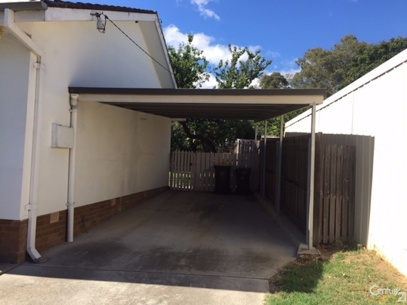 9 Dennis Street, Garran ACT 2605