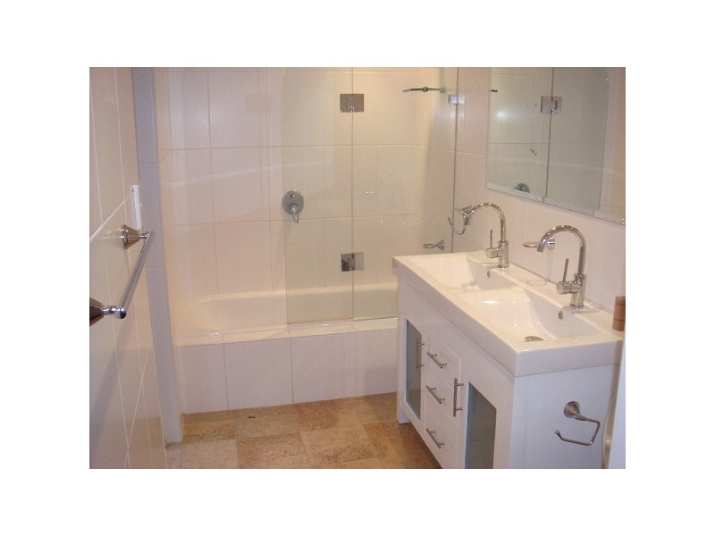 98` Mill Hill Road, Bondi Junction NSW 2022