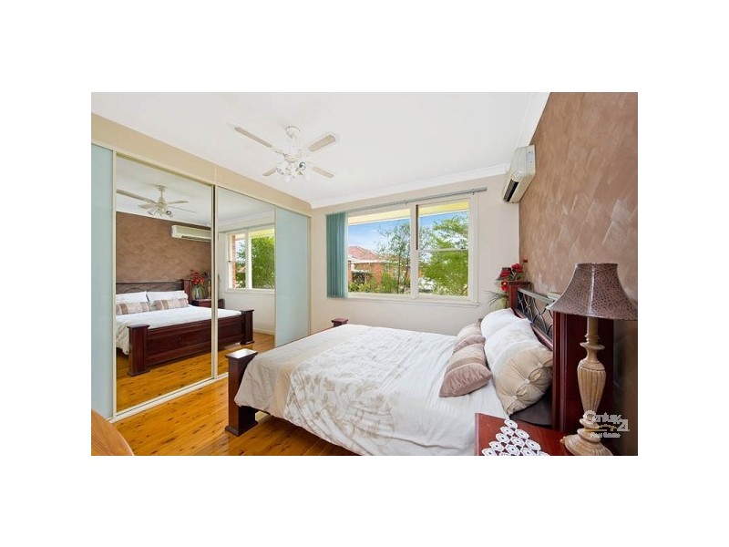 1/10 Oldham Crescent, Dolls Point NSW 2219
