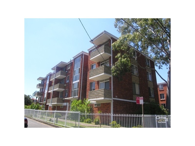 14 Evans Avenue, Eastlakes NSW 2018