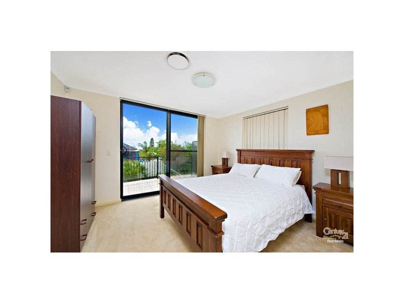 31 General Holmes Drive, Brighton-le-sands NSW 2216