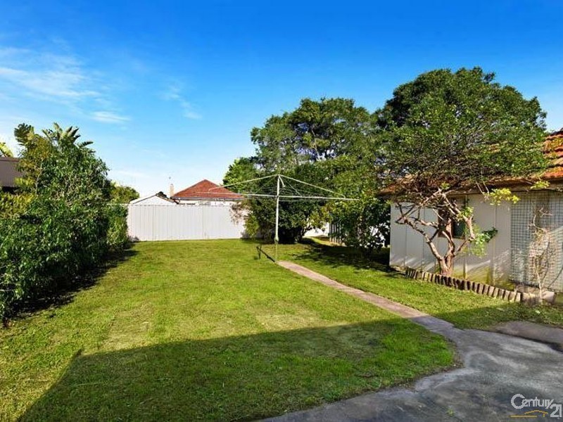 24 Pasadena Street, Monterey NSW 2217