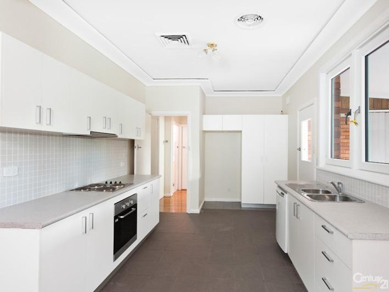 2 Chestnut Drive, Banksia NSW 2216