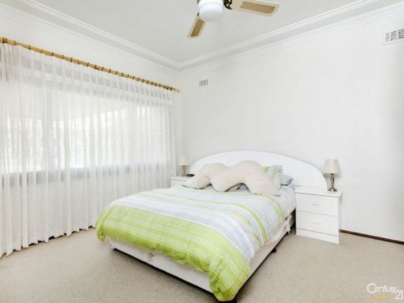 5 Lynwen Crescent, Banksia NSW 2216