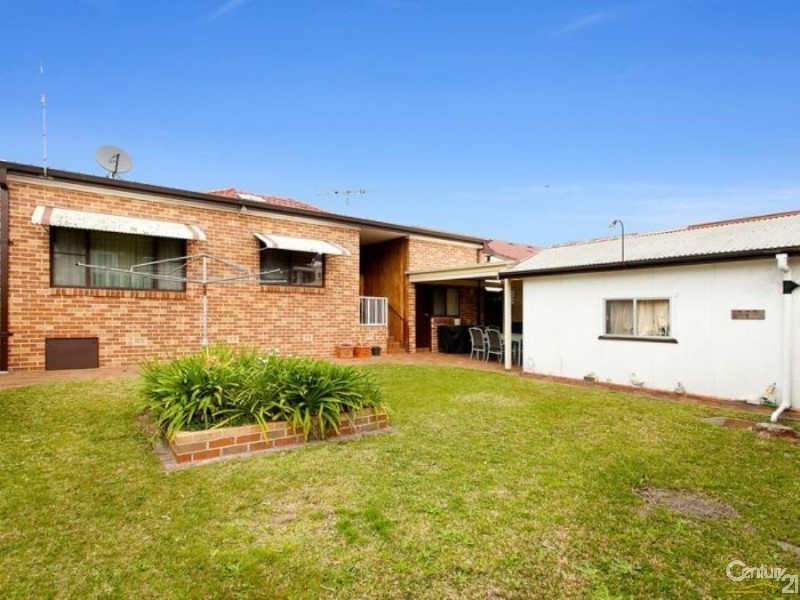 5 Lynwen Crescent, Banksia NSW 2216