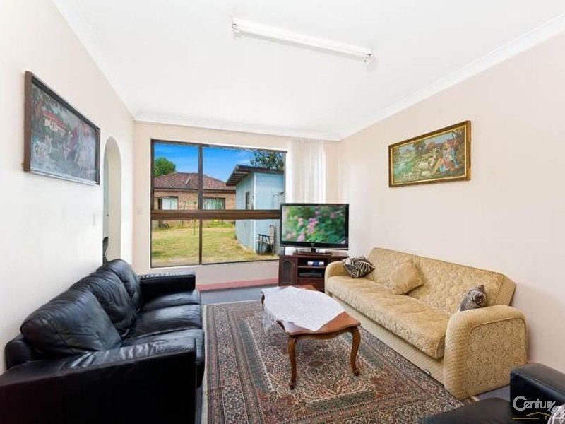 13 Durdans Avenue, Rosebery NSW 2018