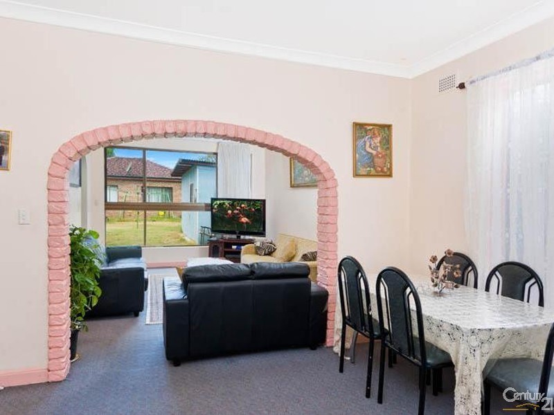 13 Durdans Avenue, Rosebery NSW 2018