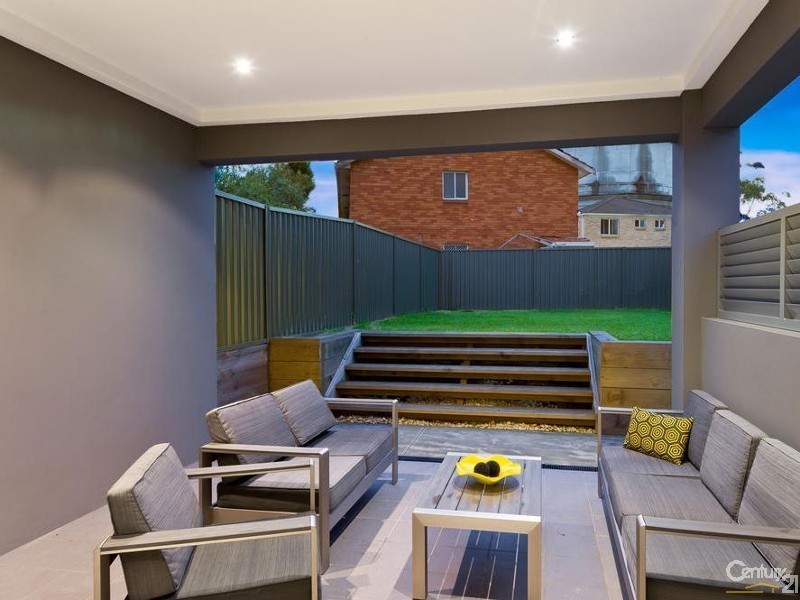 17 Ridgewell Street, Roselands NSW 2196