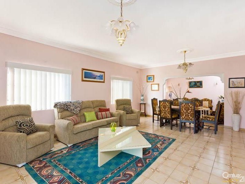 8 Cooloongatta Road, Beverly Hills NSW 2209